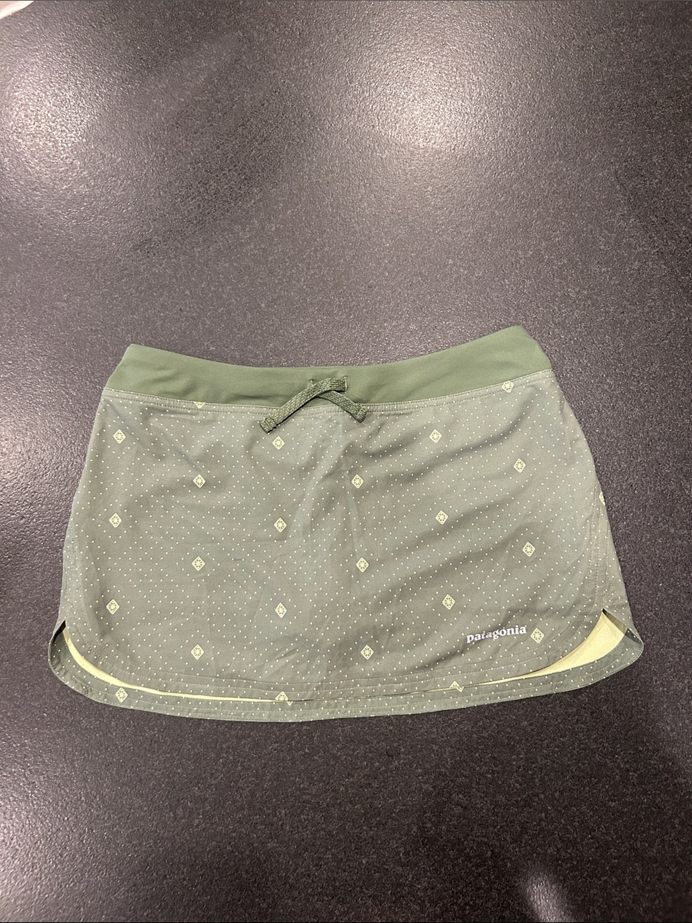 Patagonia Women’s Small Olive Green Printed Athletic Skort